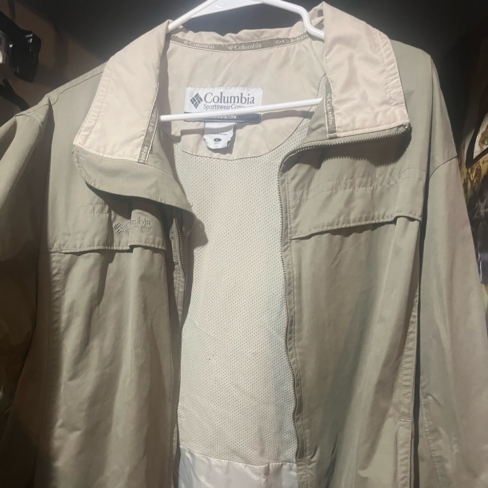 Colombia khaki colored sportswear outdoor jacket